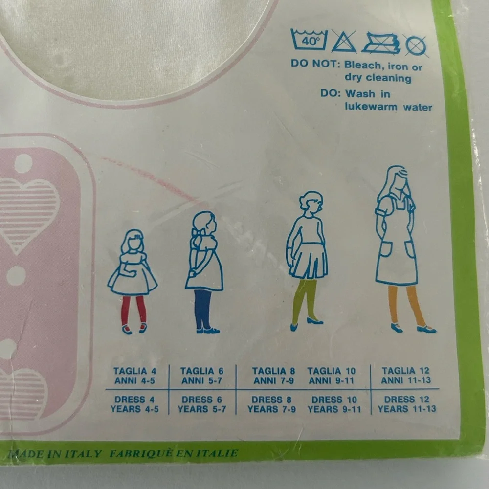 🦋 5/$25 - Vintage Rede Pantyhose - Pattern: Heart - Size 12 for 11-13 years